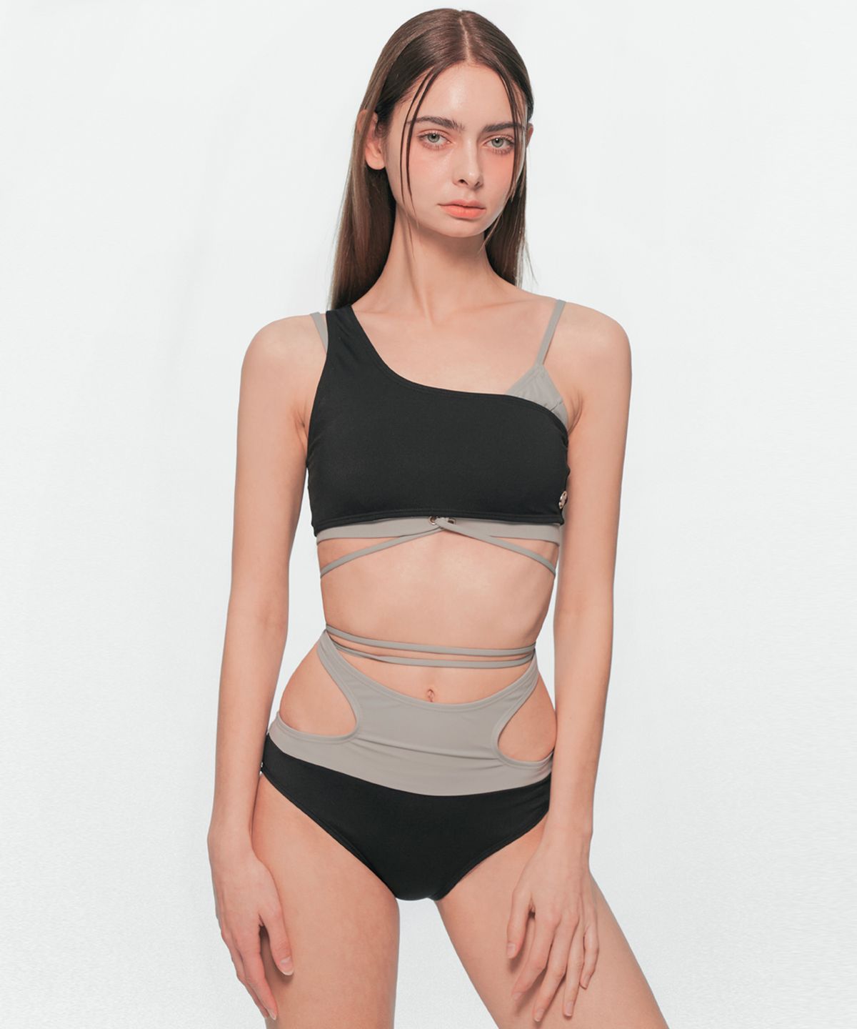 유움(UUM) COLOR SCHEME MULTI BIKINI BLACK