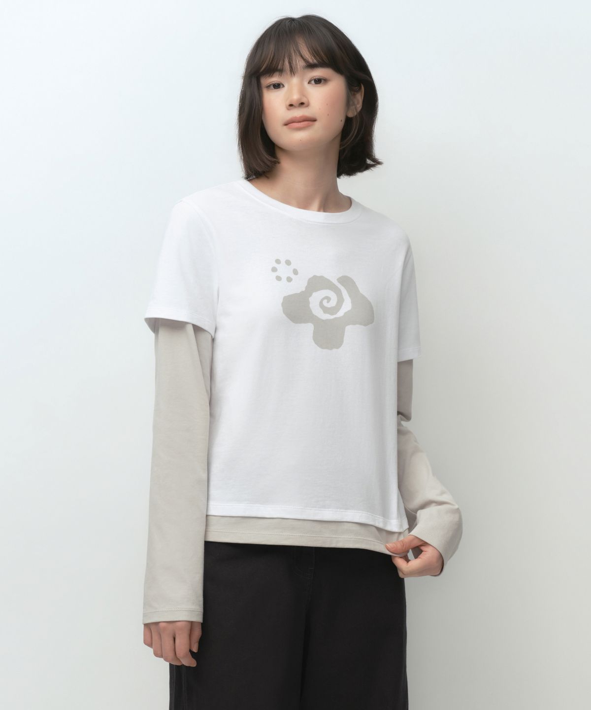무신사 스탠다드 우먼(MUSINSA STANDARD WOMAN) [오헤시오 컬래버] 레이어드 긴소매 티셔츠 [화이트]