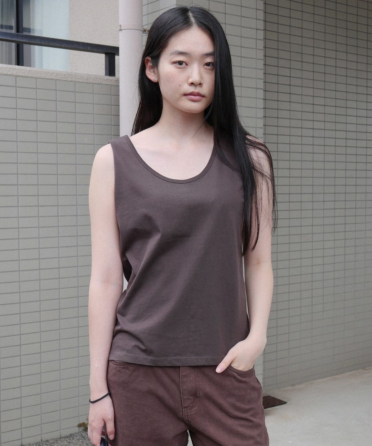 스텝어라운드(STEP AROUND) Boxy Fit Cotton Sleeveless Tee_BROWN