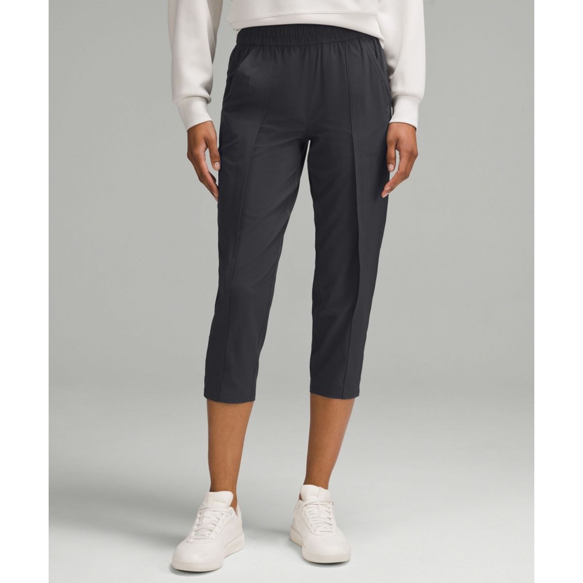 룰루레몬(LULULEMON) 프런트 플리트 테이퍼드 미드라이즈 크롭 팬츠  GGRE