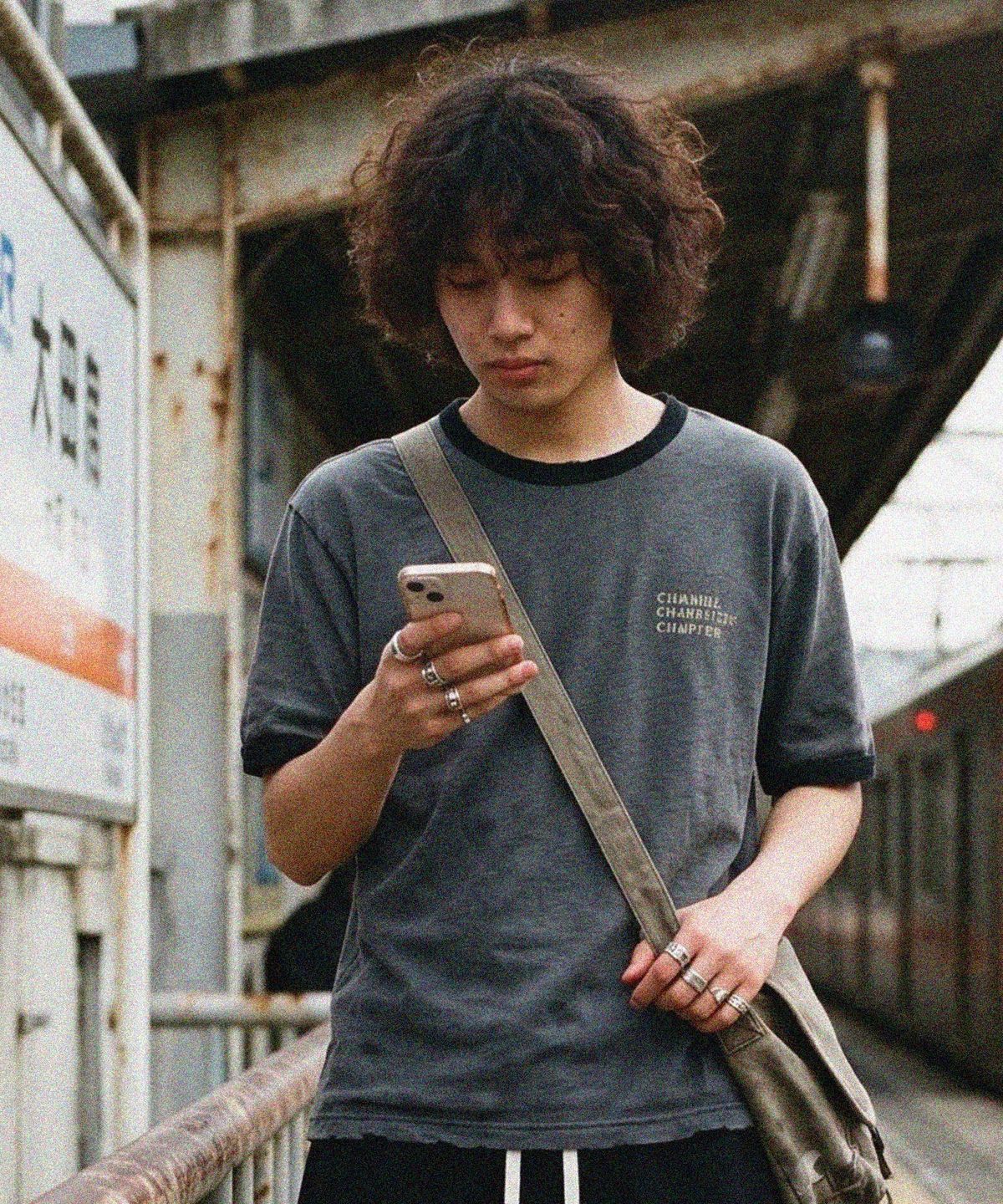 씨에이치사공사(CH.404) Signature LOGO PIGMENT RINGER TEE BLACK