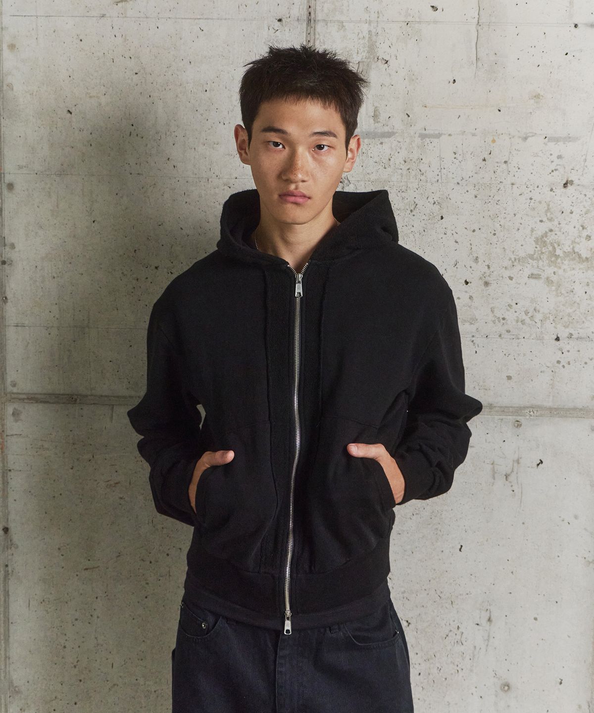 9999아카이브(9999ARCHIVE) Curved Line Hood Zip-Up