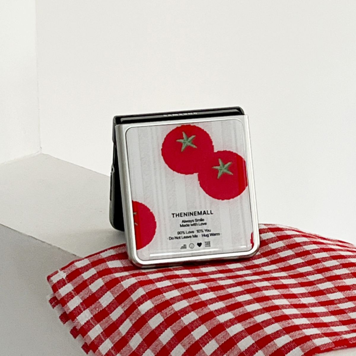 더나인몰(THE NINEMALL) tomato beach towel Z플립 실버 맥세이프 범퍼케이스