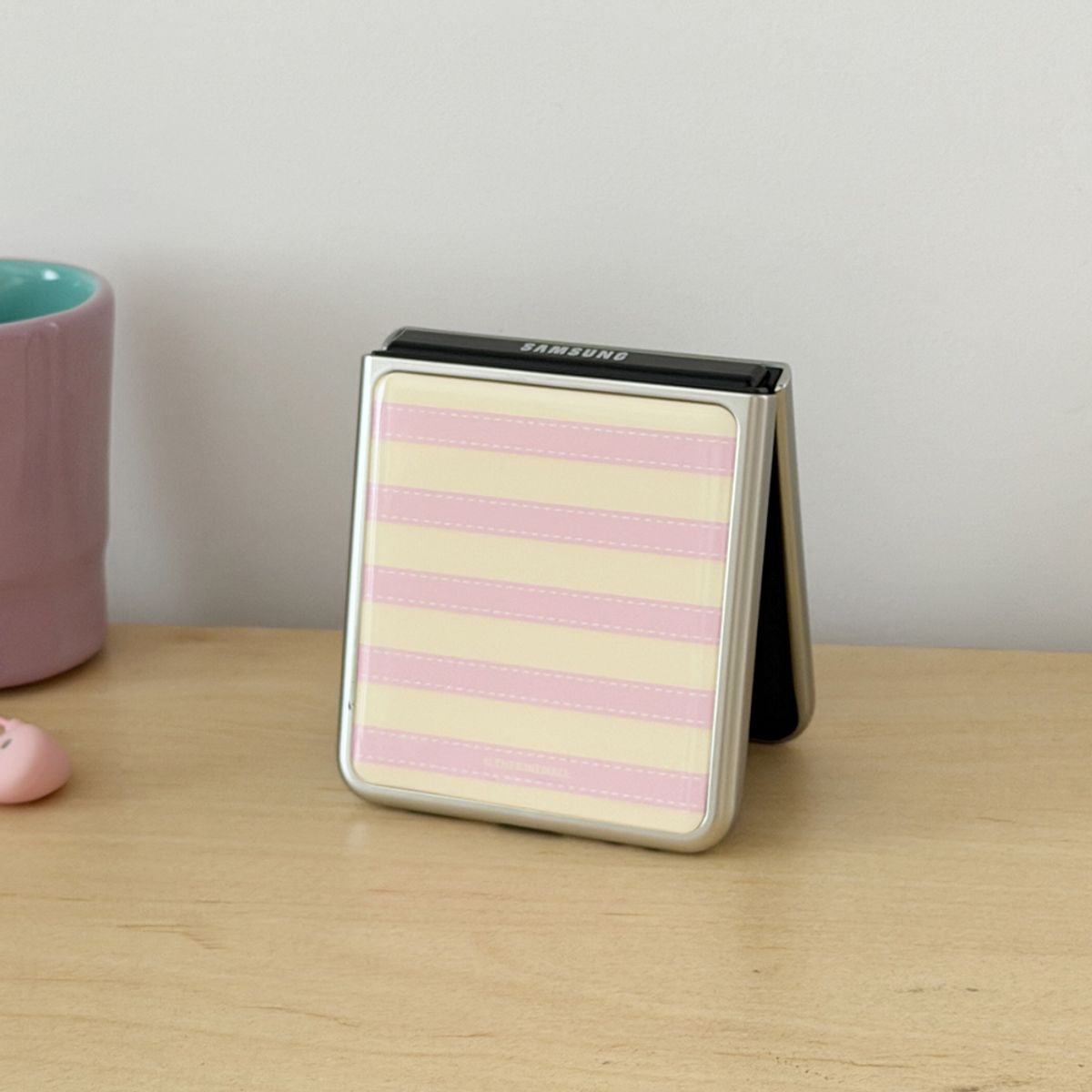 더나인몰(THE NINEMALL) stitch color stripe Z플립 실버 맥세이프 범퍼케이스