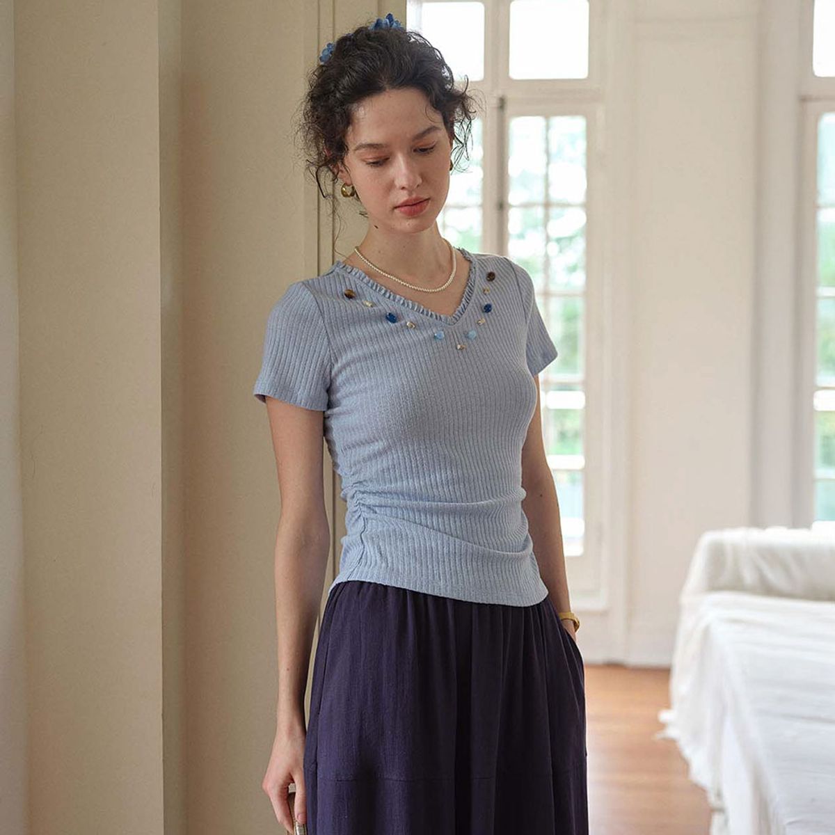심플레트로(SIMPLE RETRO) SR_Beaded v-neck knit top