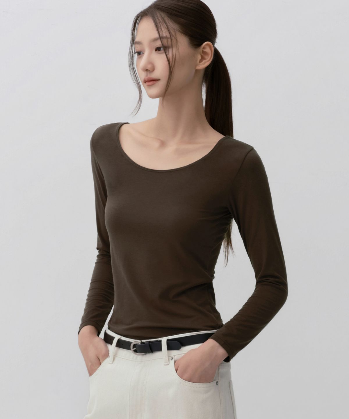 무신사 스탠다드 우먼(MUSINSA STANDARD WOMAN) [힛탠다드] 우먼즈 스쿱 넥 긴소매 언더셔츠 [브라운]