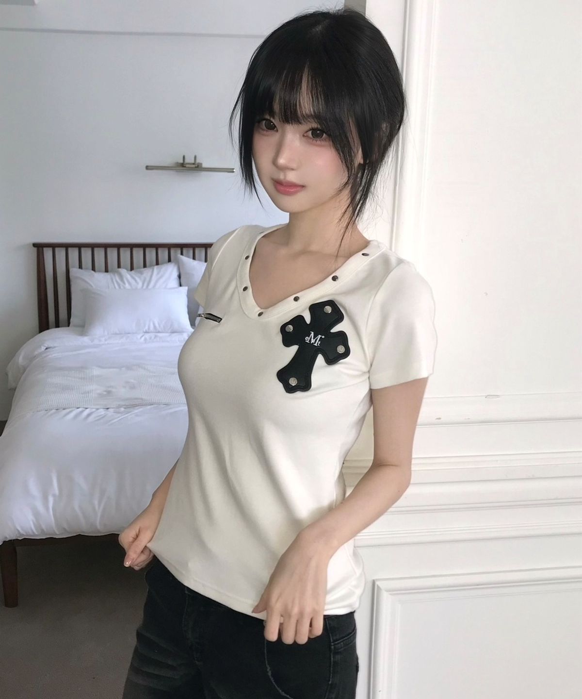 무센트(MUCENT) 데본 브이넥 반팔 티 (2컬러)