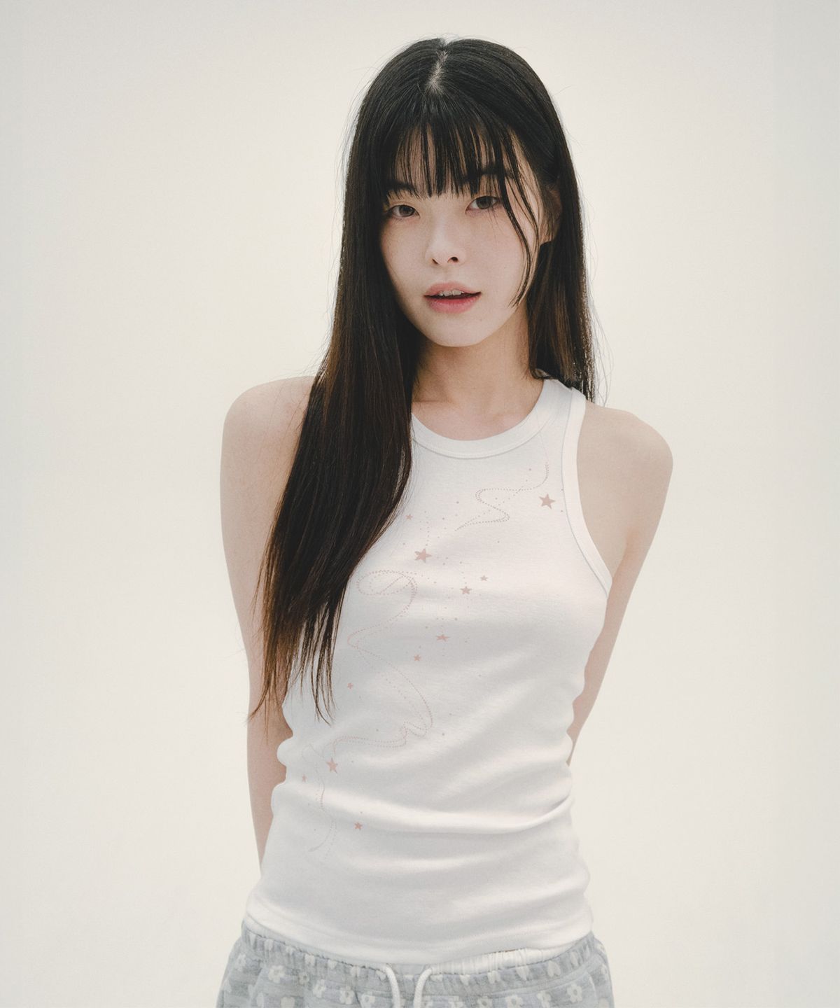 미헤브(MIHEV) 갤럭시 그래픽 탱크탑 화이트 인디핑크