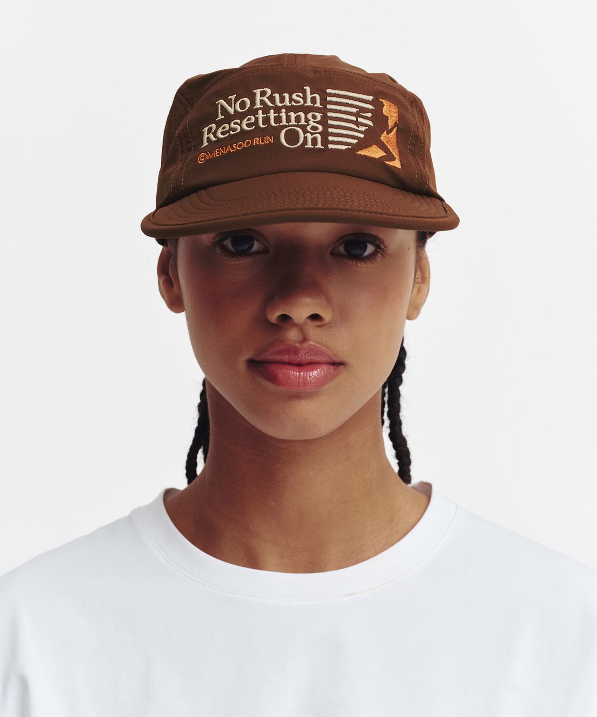 미나수(MENASOO) Running Sports No Rush Short Brim Cap_Brown