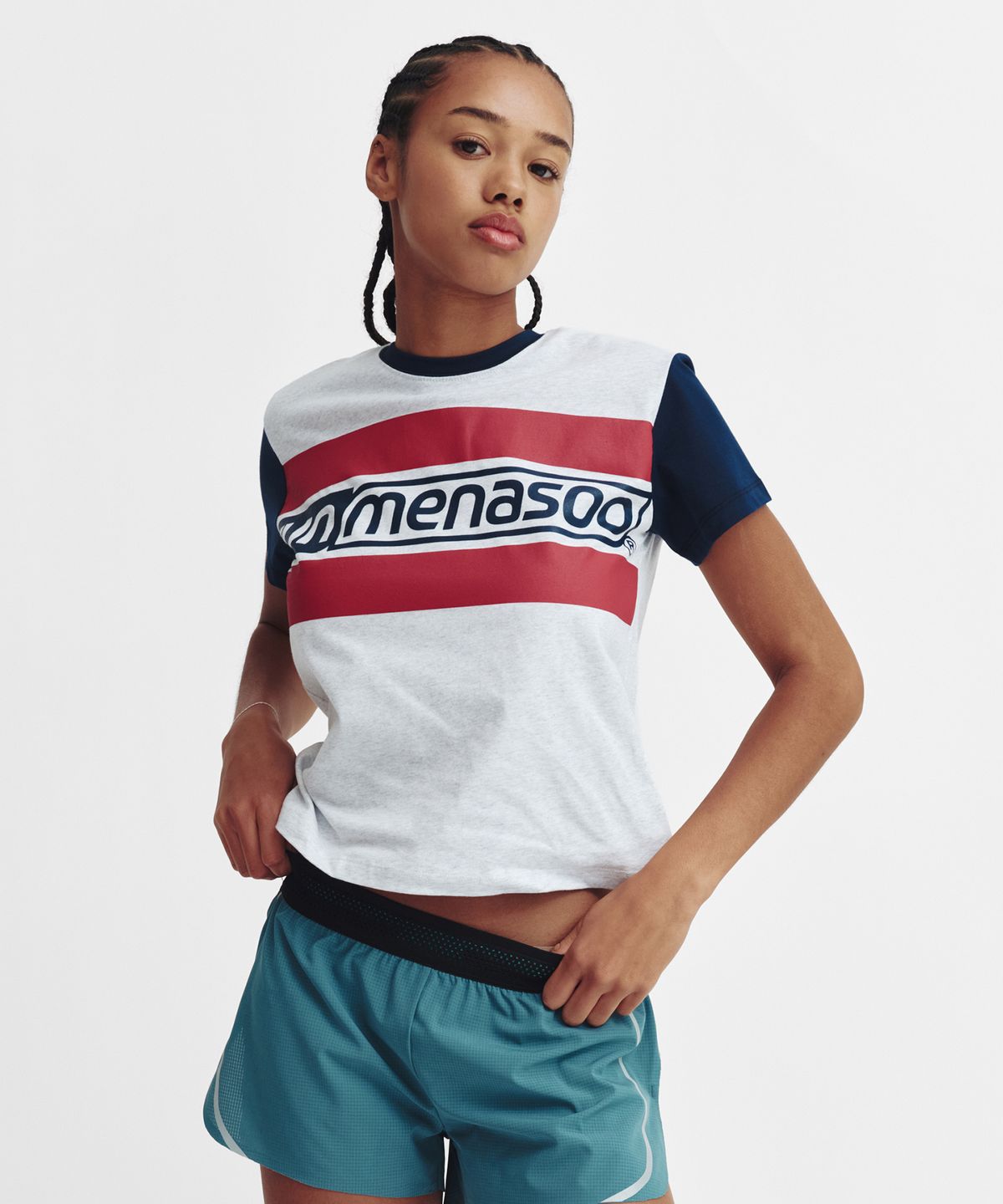 미나수(MENASOO) Menasoo Run Logo Short Sleeve T Shirt_White Melange