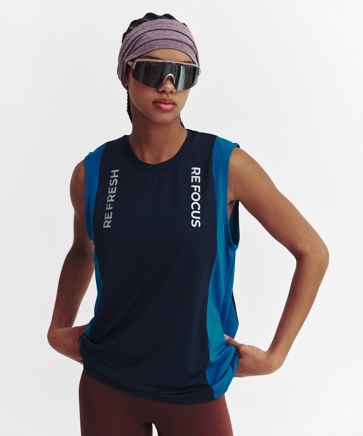 미나수(MENASOO) Refocus Mesh Sleeveless Top_Navy