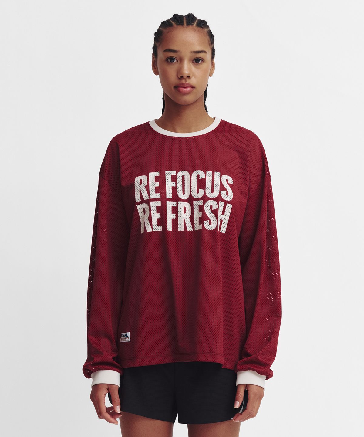 미나수(MENASOO) Refocus Mesh Round Neck T Shirt_Burgundy