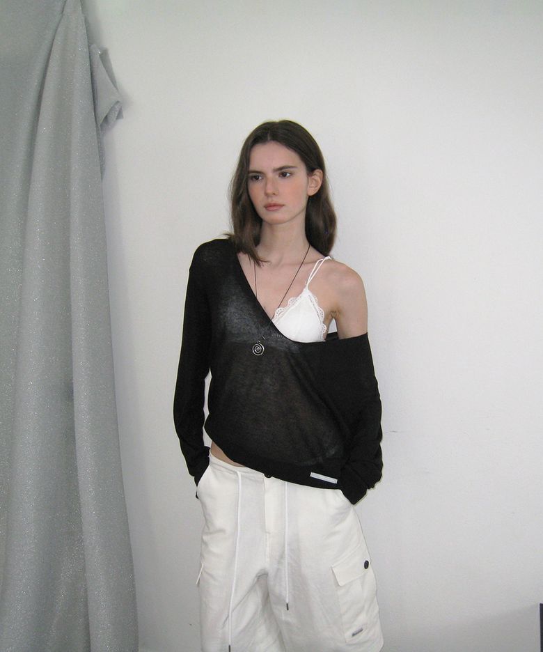 Pento summer deep v-neck knit - Black