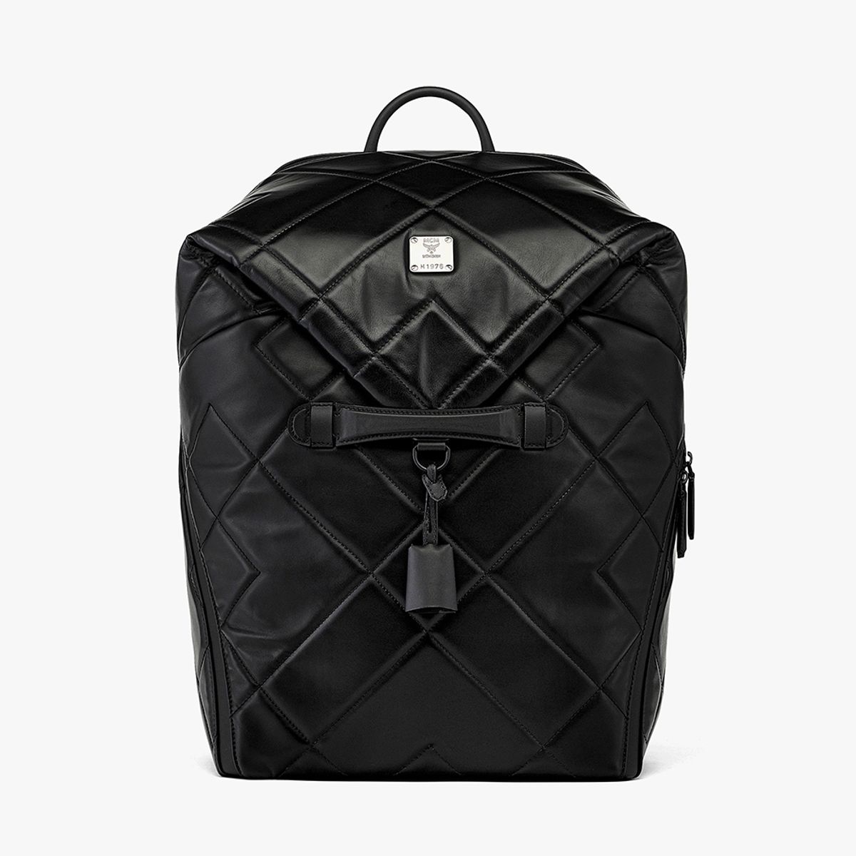 엠씨엠(MCM) Aren 다이아몬드 퀼팅 레더 백팩 MMKGATA01BK001