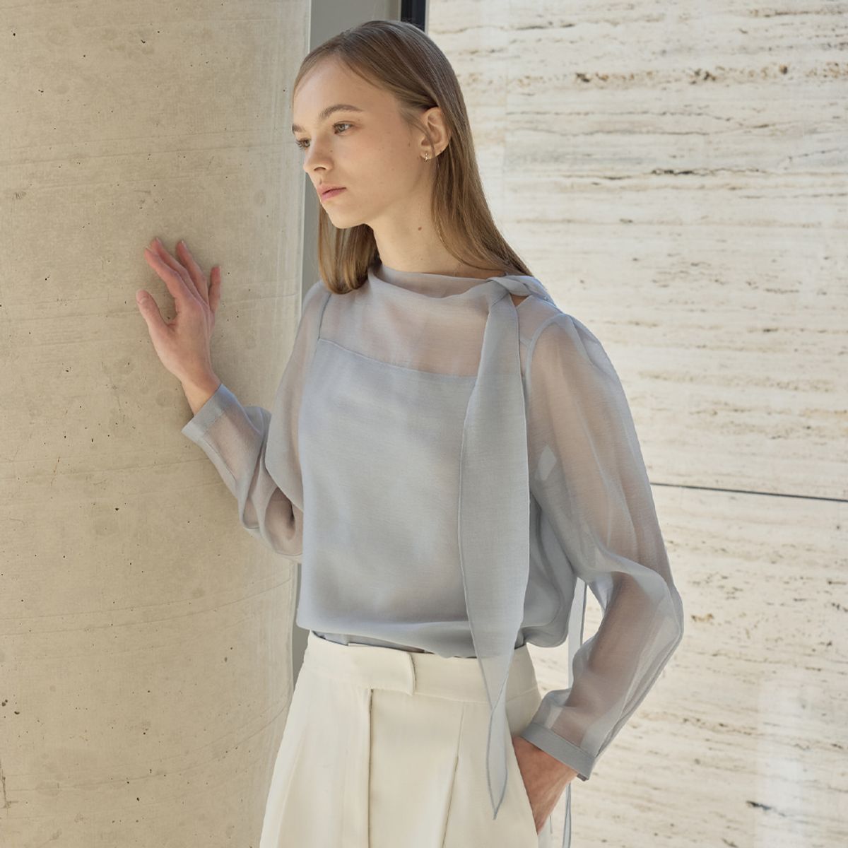 히이크(HYYK) Tencel Sheer Neck Blouse_Blue Gray