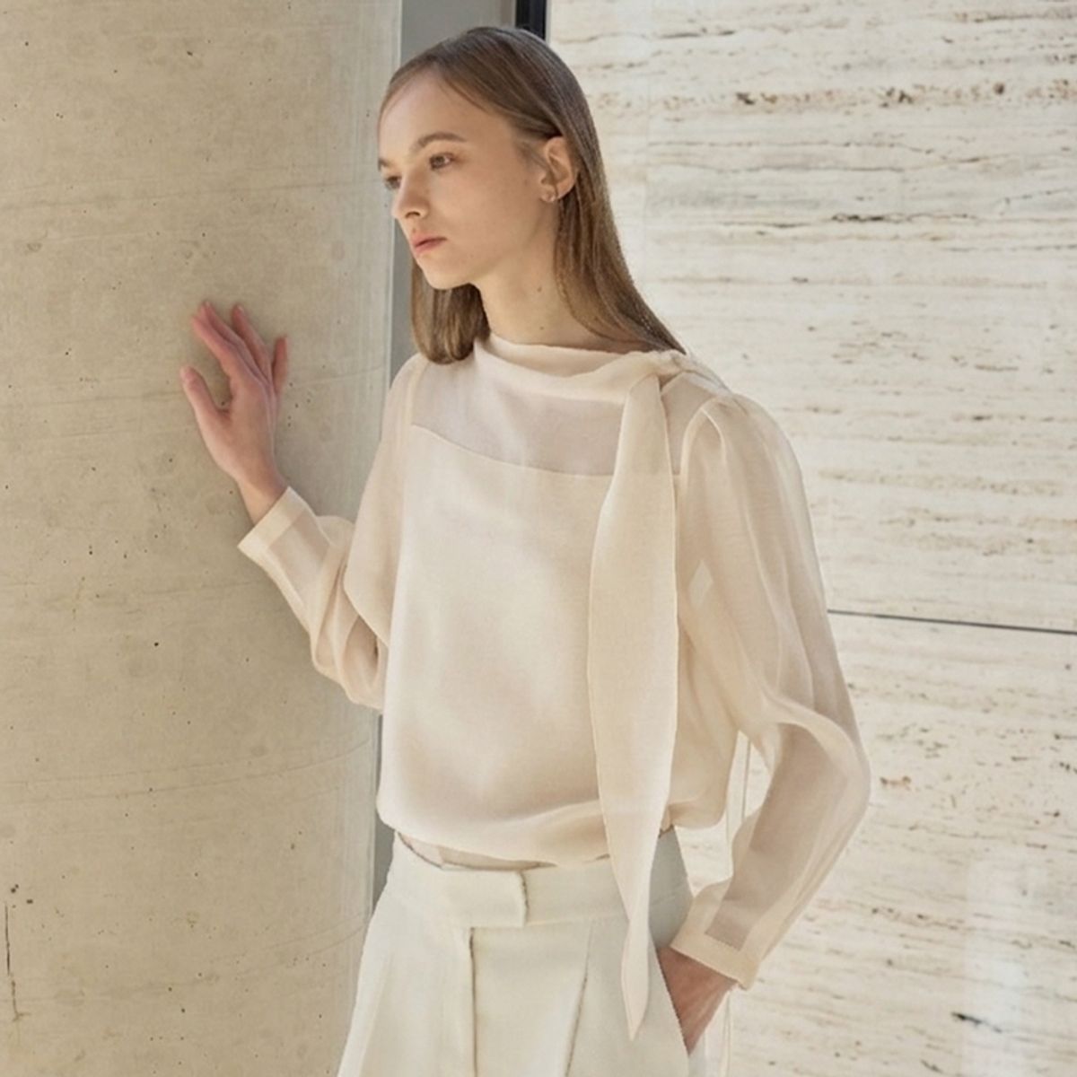 히이크(HYYK) Tencel Sheer Neck Blouse_Light Beige