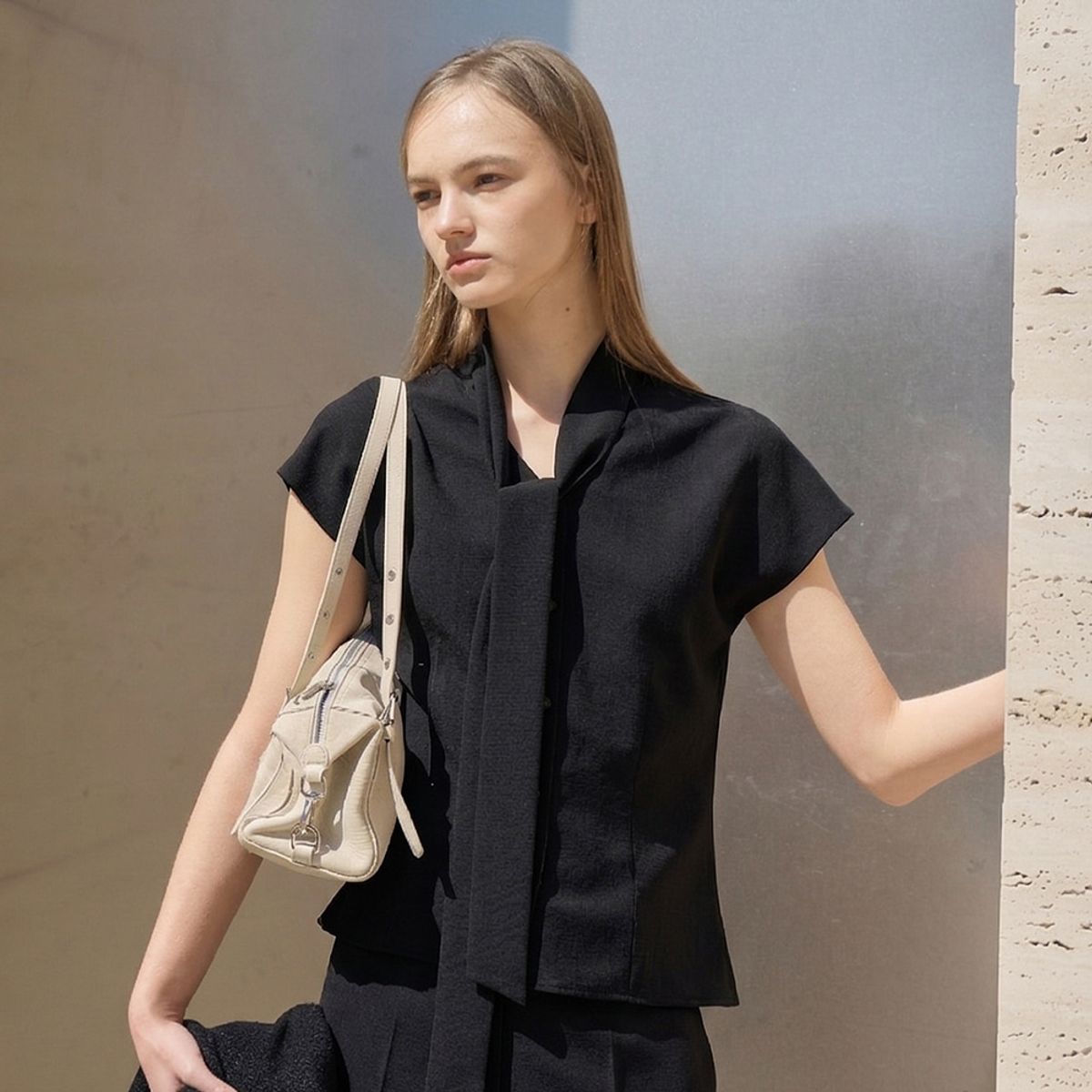 히이크(HYYK) French Tie Blouse_Black