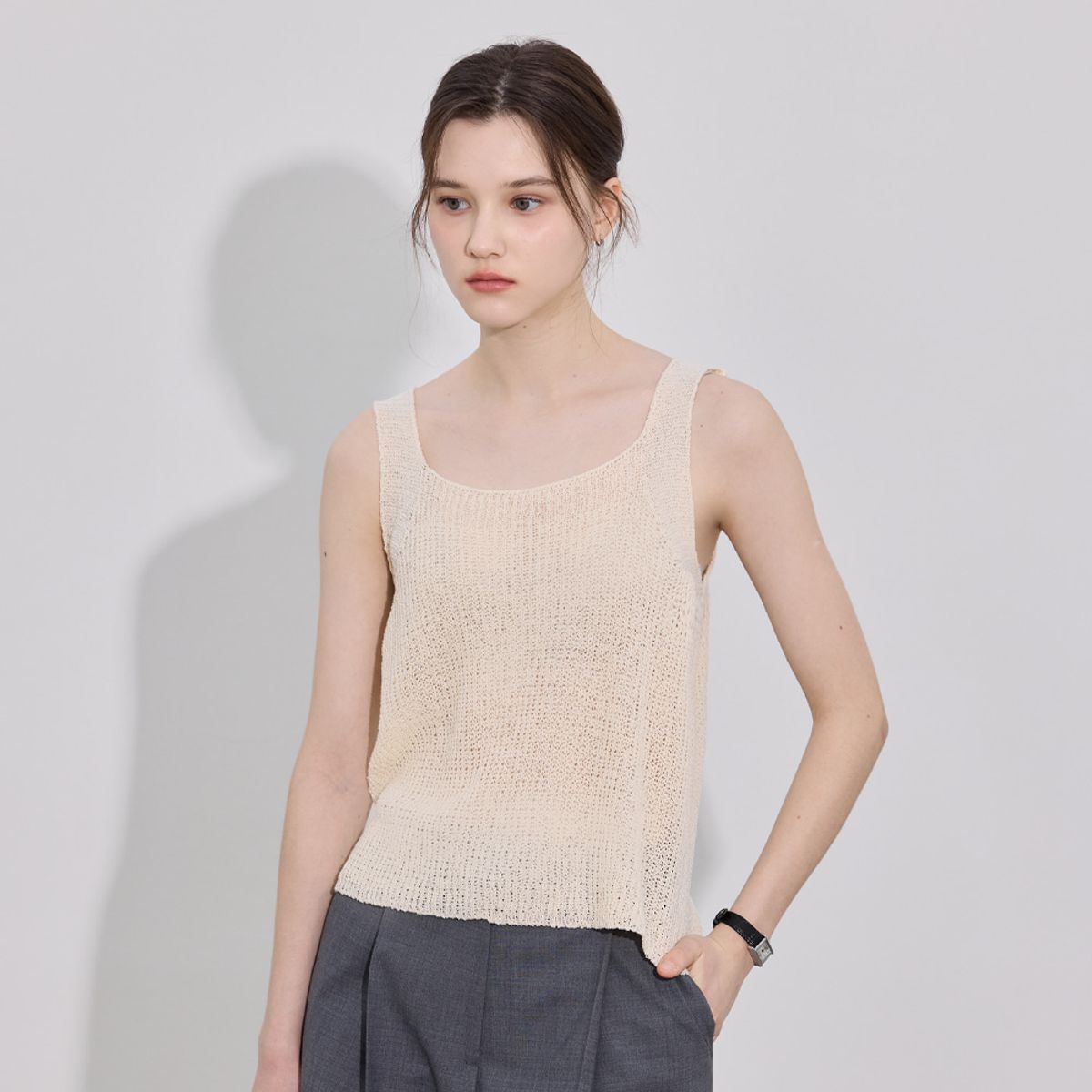 히이크(HYYK) Loose Sqaure Knit Top_Ivory