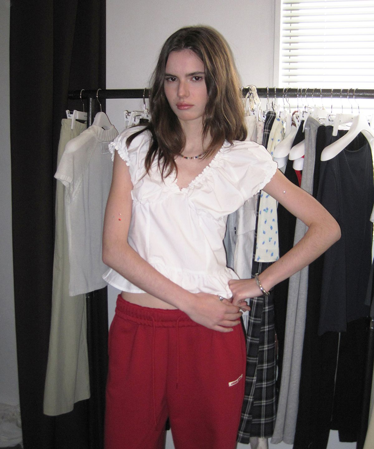 어패럴아카이브(APPAREL ARCHIVE) Rielle v-neck shirring blouse - Ivory