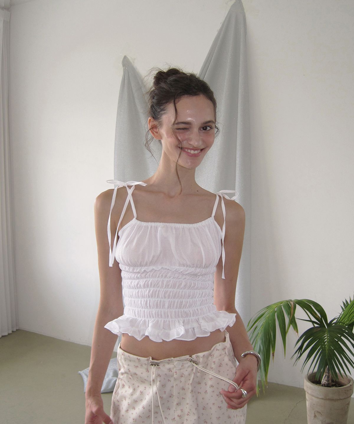 어패럴아카이브(APPAREL ARCHIVE) Marina gingham smocked top - Ivory