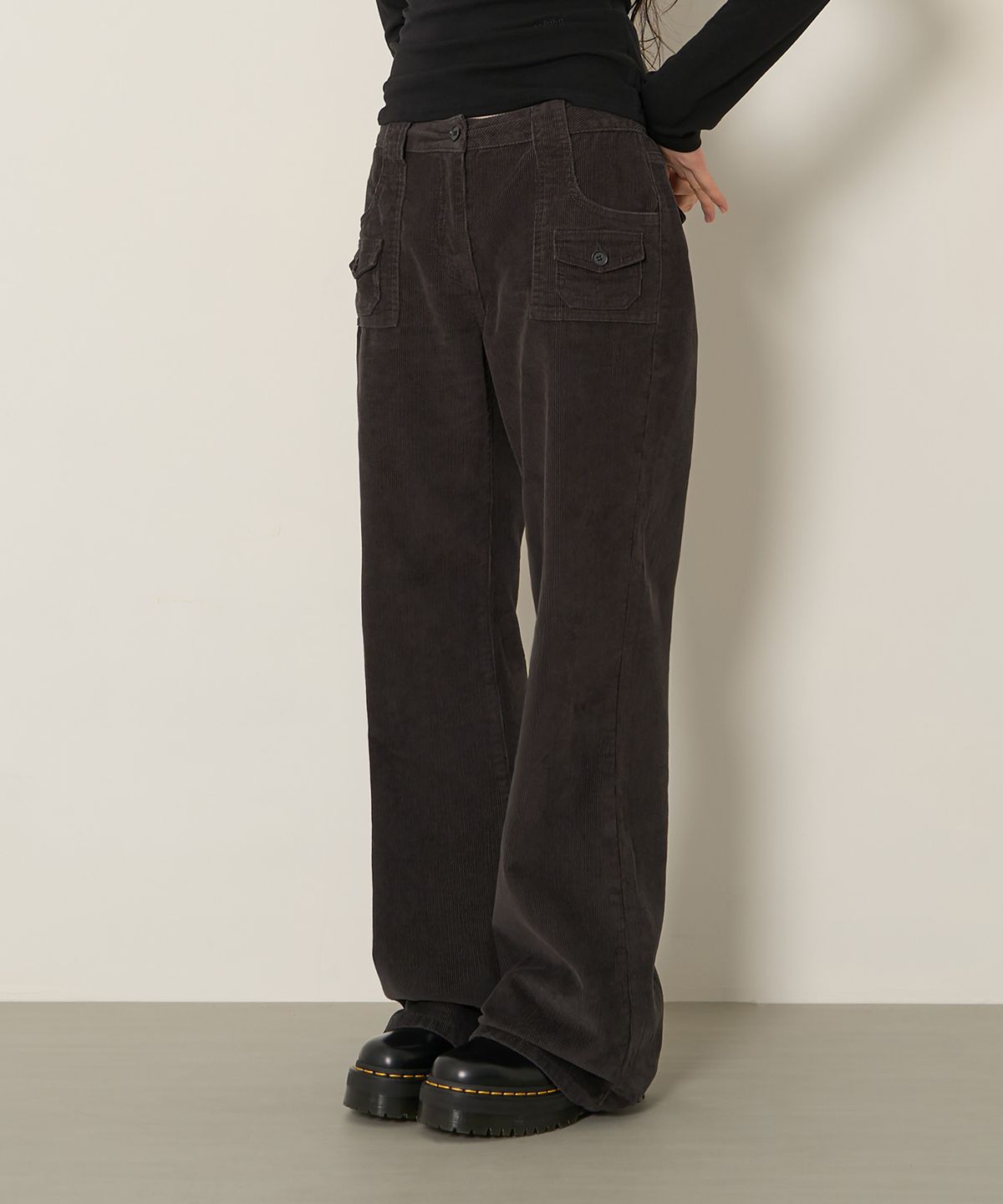 페플리(PEPLEE) Corduroy Mini Pocket Boots Cut Pants (Charcoal)