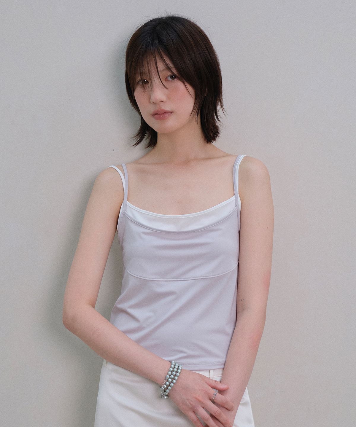다이브인 우먼(DIVEIN WOMEN) CONTRAST STRAP SLEEVELESS (BEIGE)
