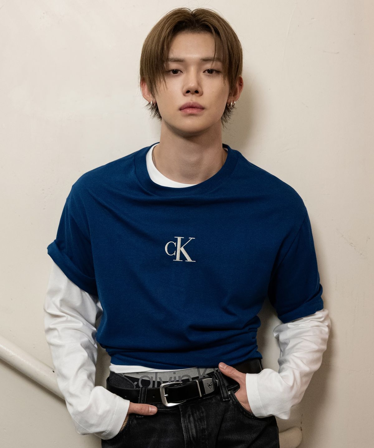 캘빈클라인 진(CALVIN KLEIN JEANS) 오버 사이즈 16S 오버레이 백그래픽 반팔 티셔츠 4RH842G 5MA