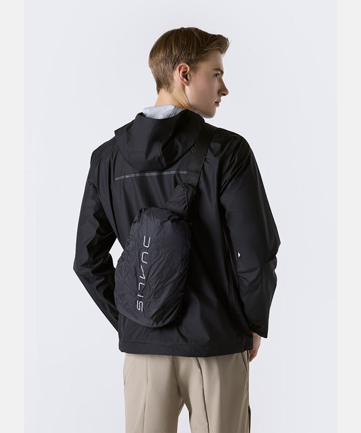 데상트(DESCENTE) 미디움 웨더프루프 슬링백 블랙 B 타입 SR323DBG70