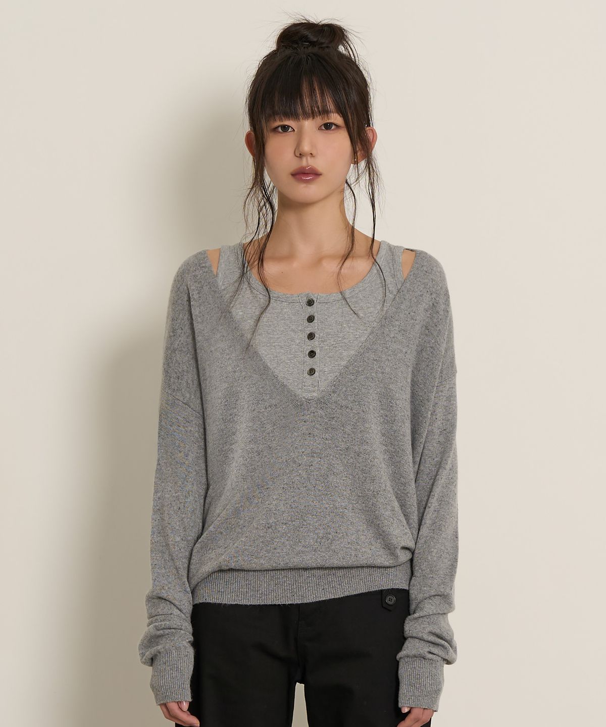 페플리(PEPLEE) Deep V-neck Knit (Grey)