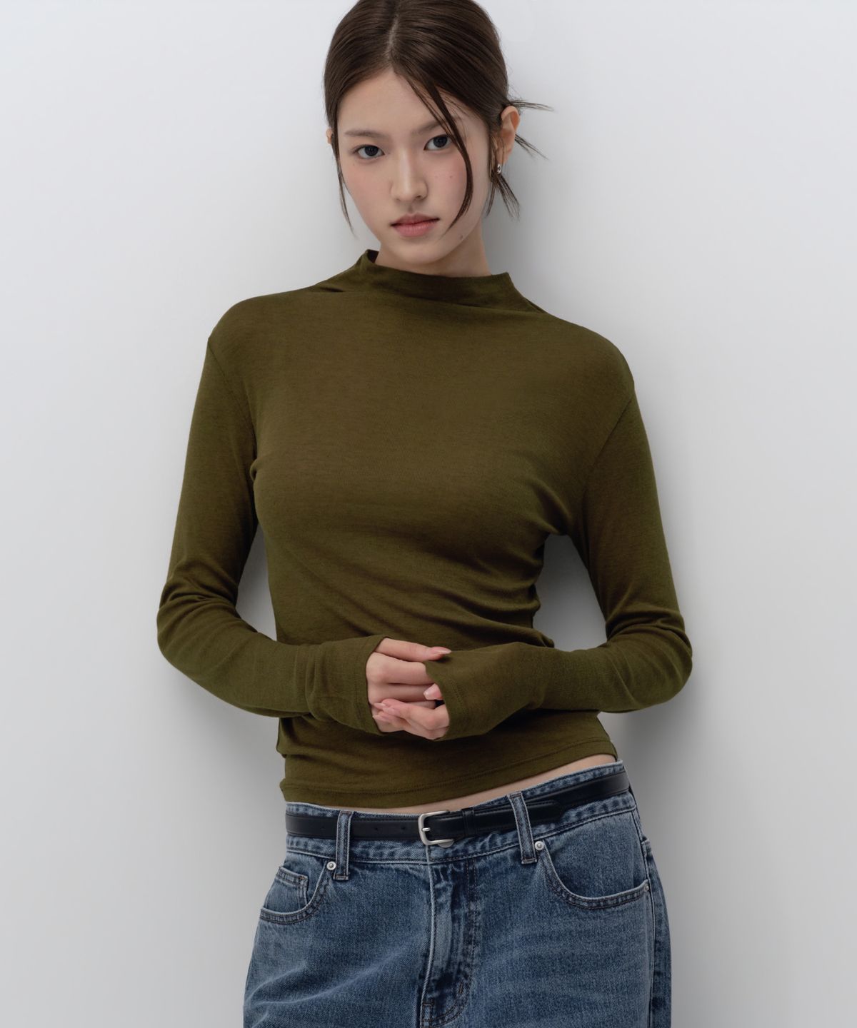 무신사 스탠다드 우먼(MUSINSA STANDARD WOMAN) 우먼즈 시어 울 텐셀 터틀 넥 긴소매 티셔츠 [다크 올리브]