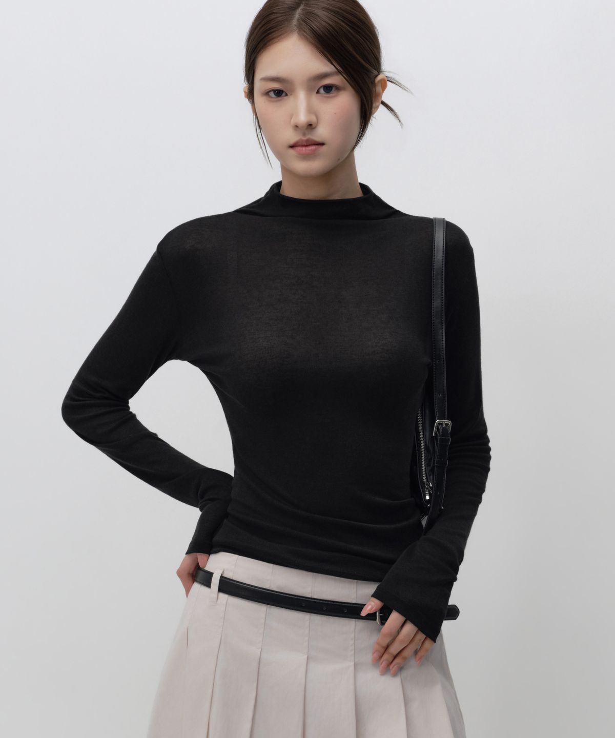 무신사 스탠다드 우먼(MUSINSA STANDARD WOMAN) 우먼즈 시어 울 텐셀 터틀 넥 긴소매 티셔츠 [블랙]