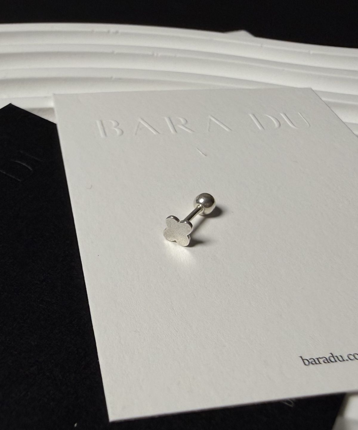 바라두(BARADU) 925 Flat clover piercing (single)