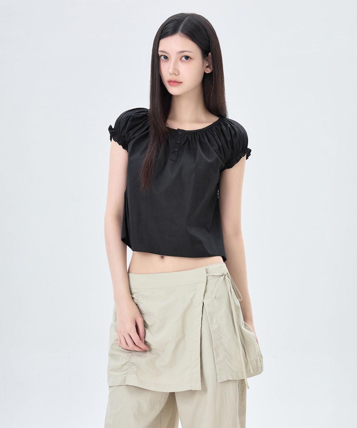 미쏘(MIXXO) 라운드넥 셔링 블라우스 RE BWG60MS_MIWBWG92QG