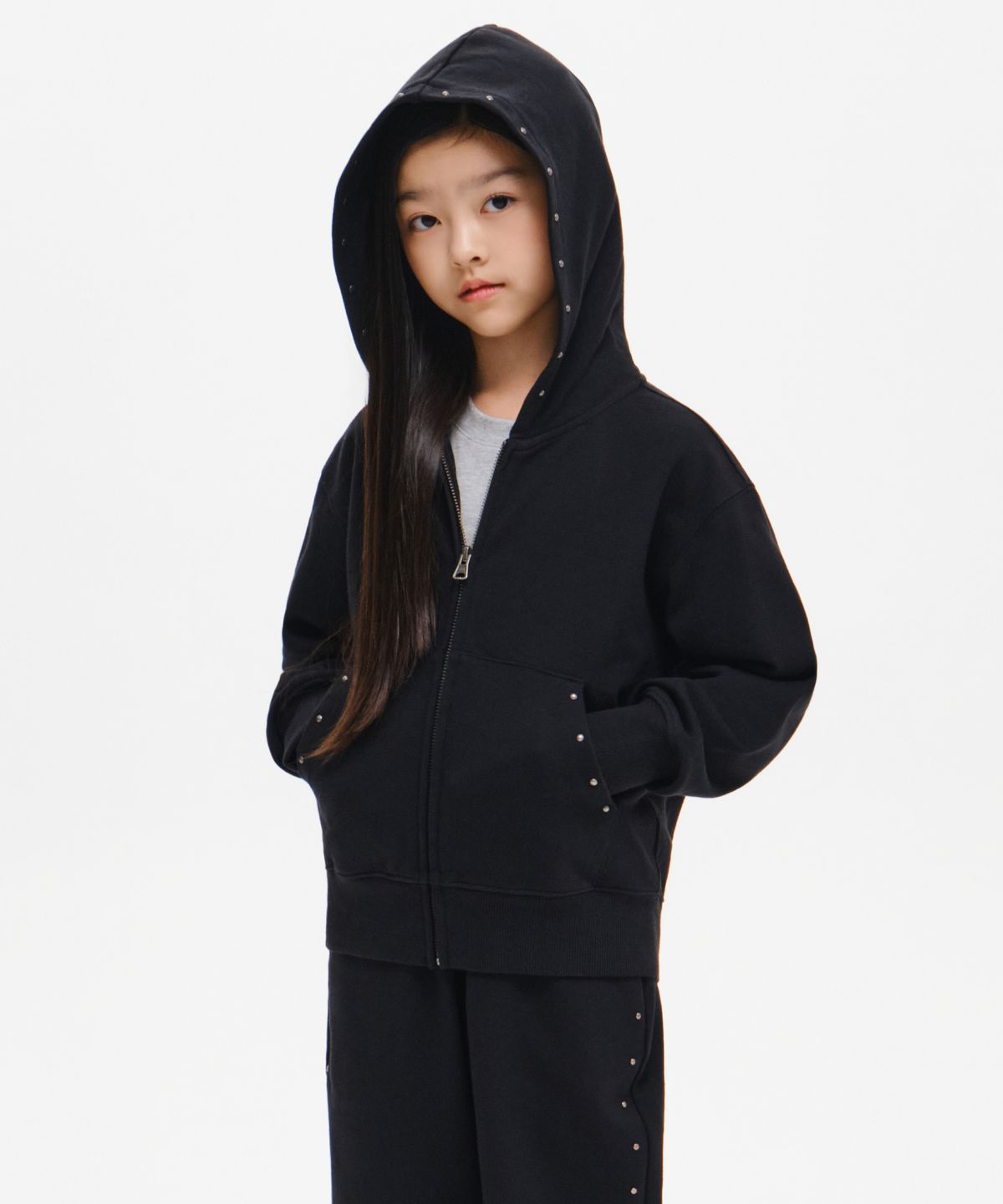 무신사 스탠다드 키즈(MUSINSA STANDARD KIDS) 걸즈 스터드 후디드 스웨트 집업 [블랙]
