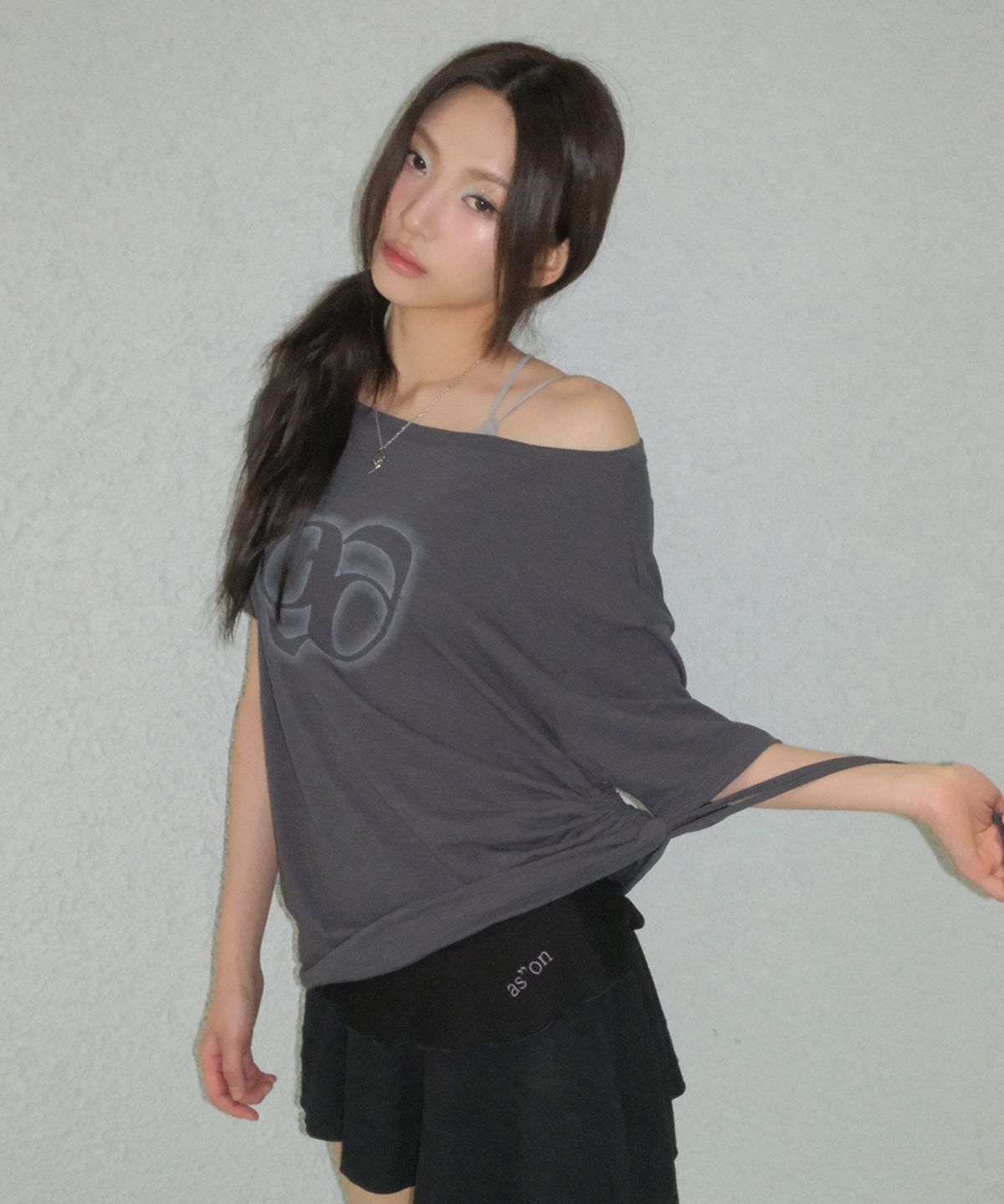 애즈온(ASON) KIKI BOXY SHIRRING TEE / CHARCOAL