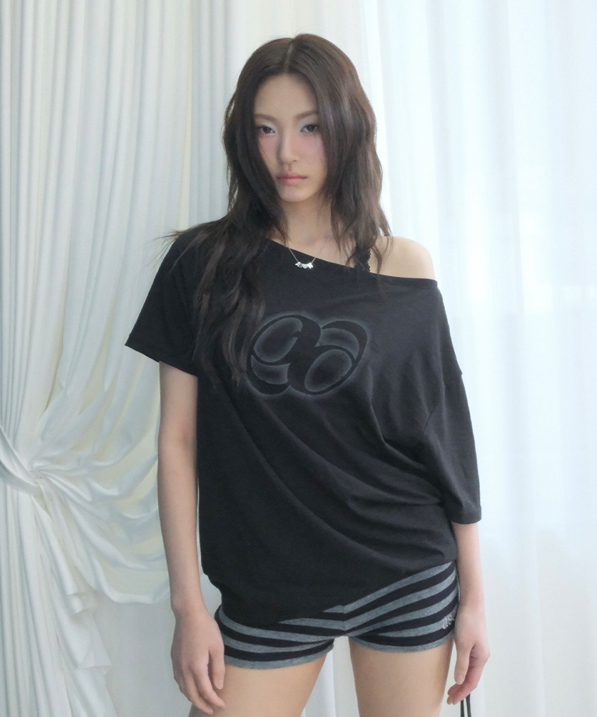 애즈온(ASON) KIKI BOXY SHIRRING TEE / BLACK