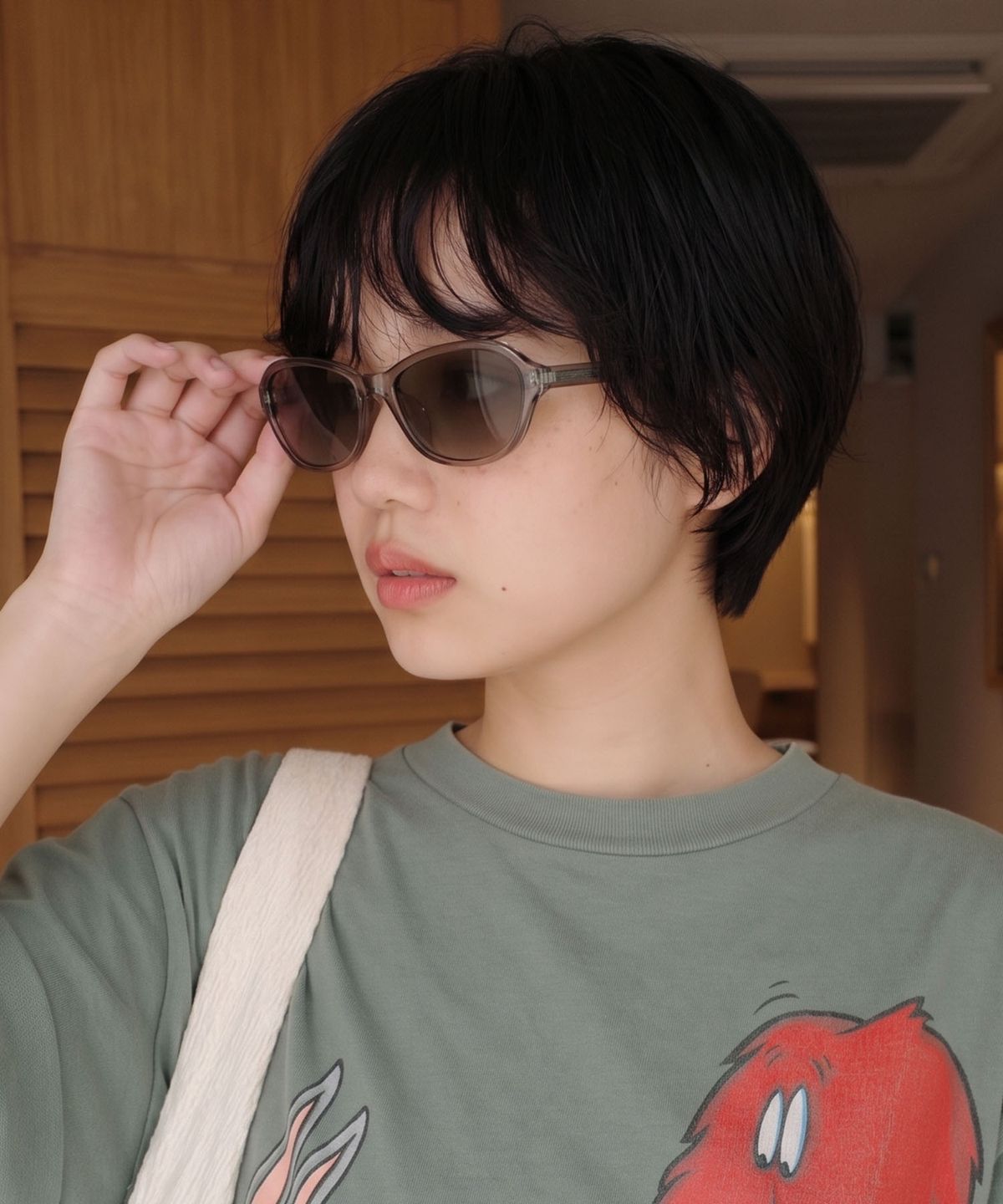 투큐브(2CUBE) Retro Cat-Eye Oval Sunglasses(Beige)