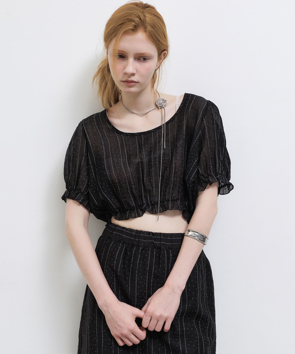 닉앤니콜(NICK&NICOLE) PIN STRIPE PUFF BLOUSE_BLACK