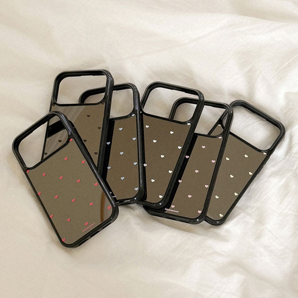메이드모먼(MADEMOMENT) small heart pattern 디자인 [블랙미러 맥세이프 범퍼케이스]