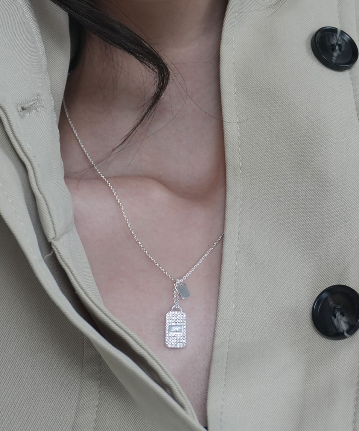 데누(DENU) Delicate Crystal Nameplate Necklace [Pave]