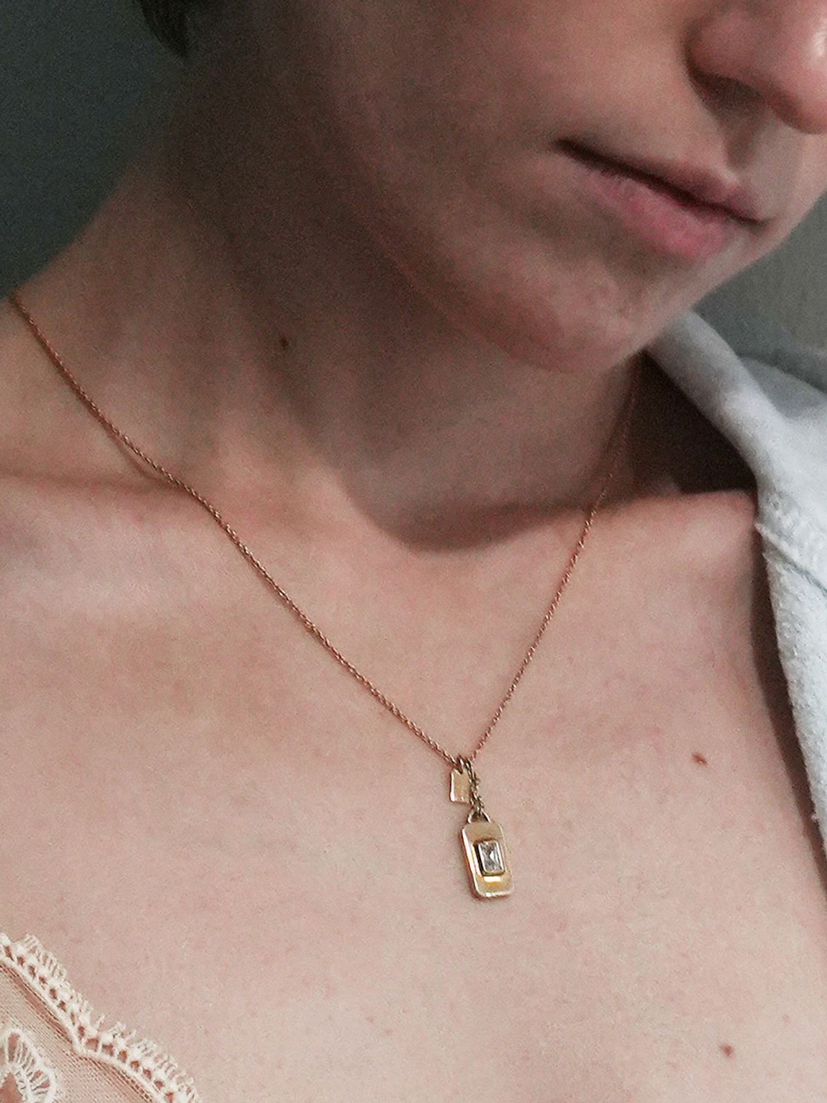 데누(DENU) Delicate Crystal Nameplate Necklace [Octagon]