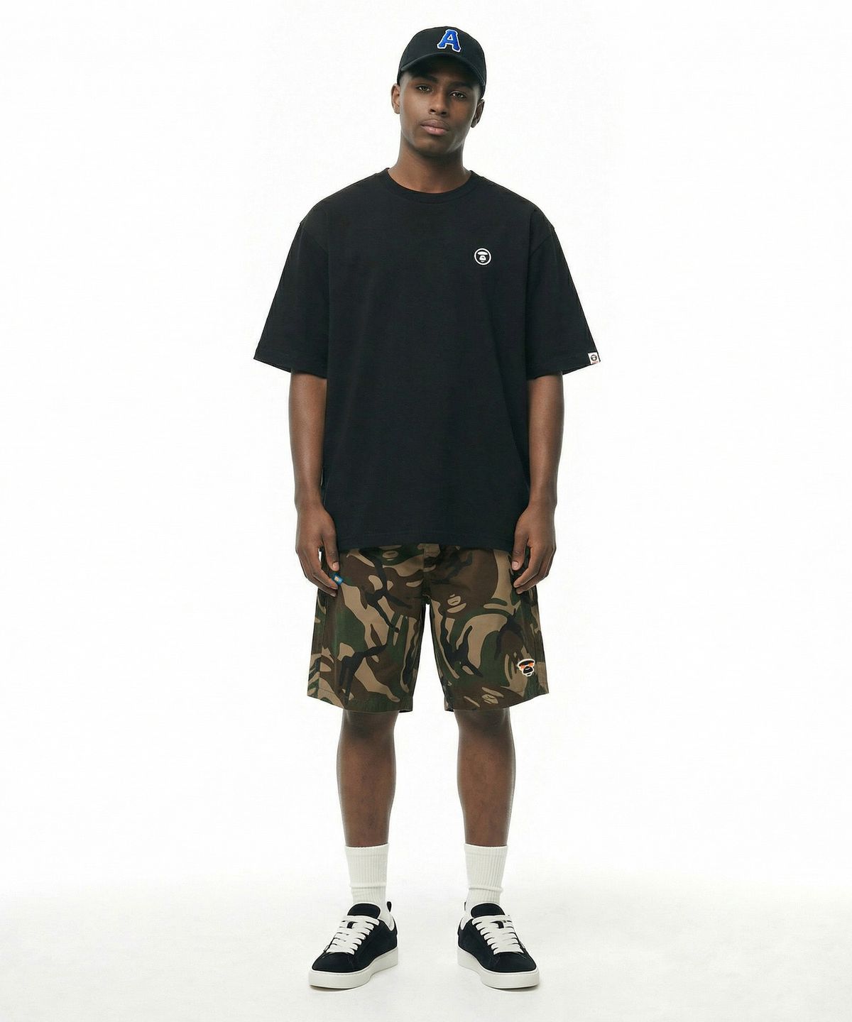 에이프(AAPE) AAPENOW 문페이스 티셔츠 블랙 / AAPTEM1808XXQBKX