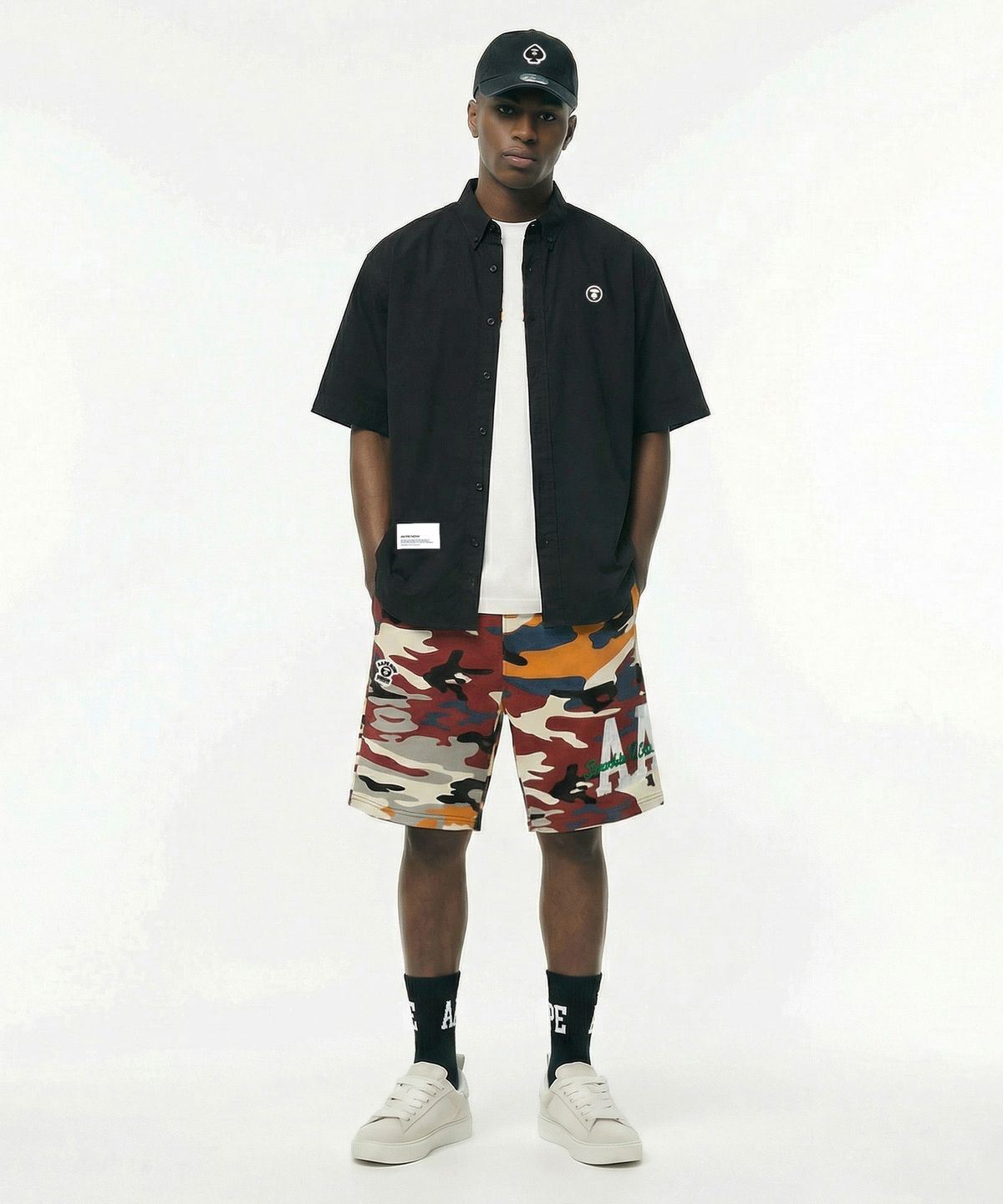 에이프(AAPE) AAPE NOW 문페이스 숏 슬리브 셔츠 블랙 / AAPSRM8561XXQBKX