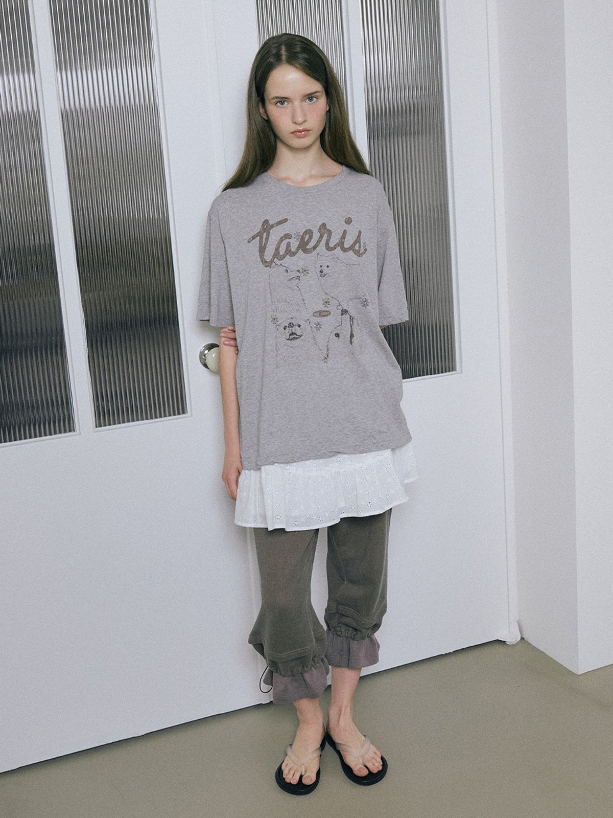 태리스(TAERIS) 패밀리 펫크루 티셔츠_그레이