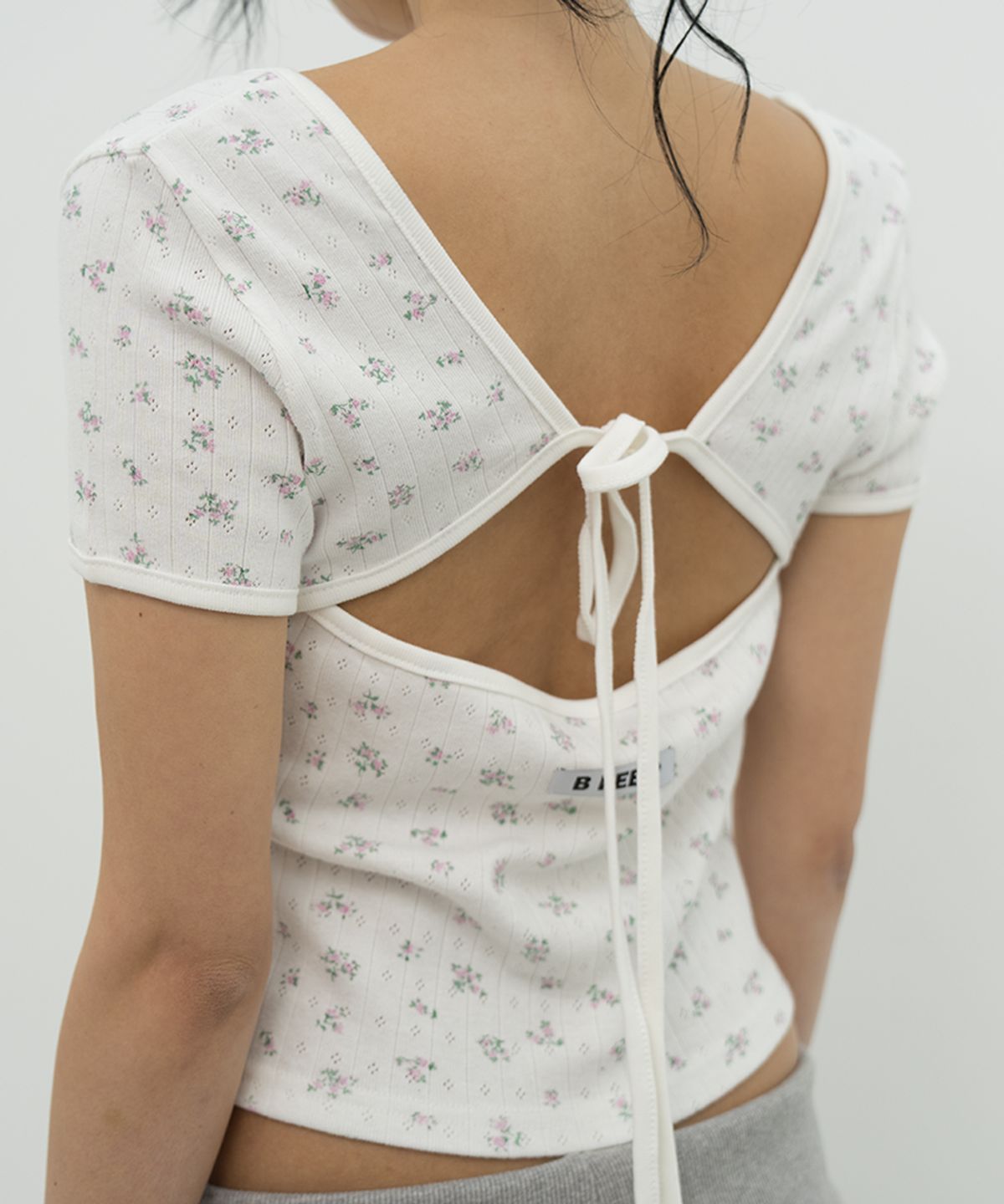 비피피(BFEEP) FLORAL BACK SLIT RIB TEE  _ WHITE