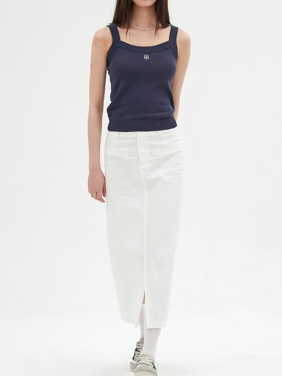 엘씨브이(LCVE) EMBROIDERY SLEEVELESS KNIT_NAVY