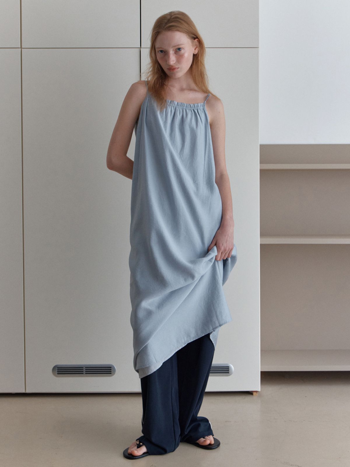엘씨브이(LCVE) SHIRRING SLEEVELESS DRESS_LIGHT GRAY