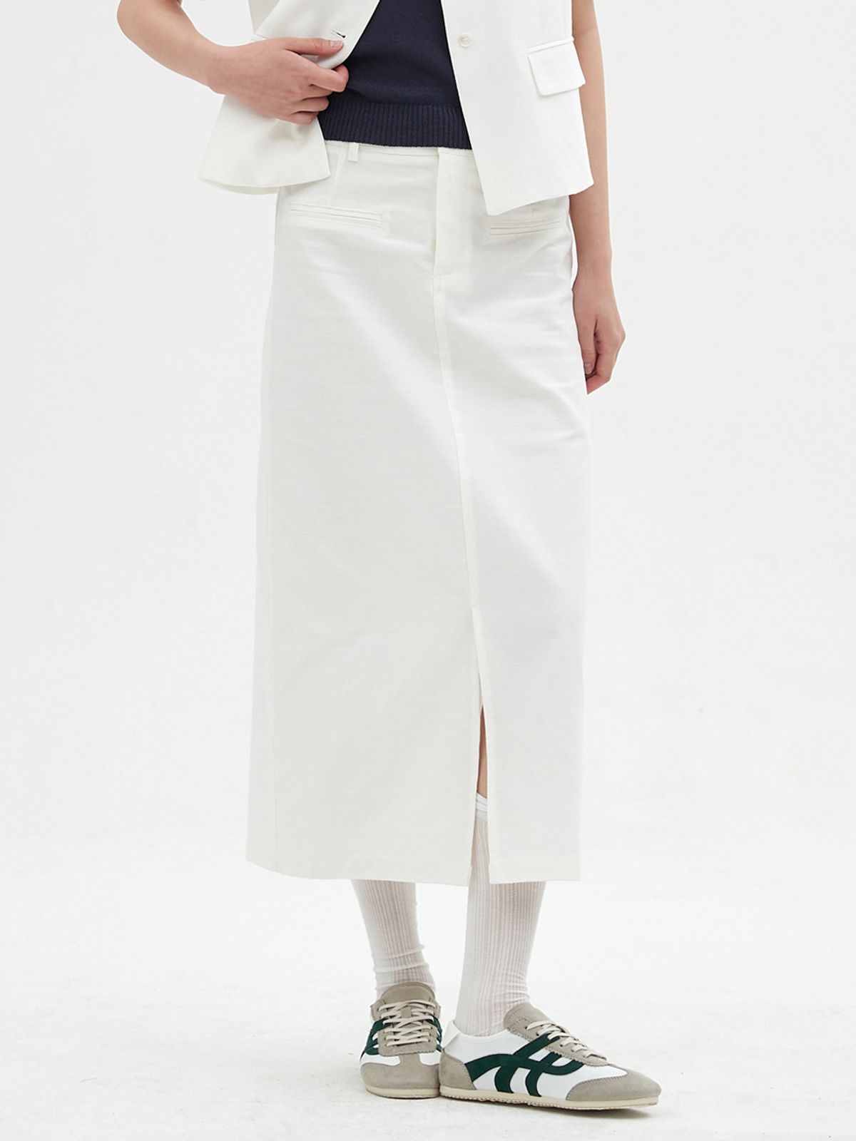 엘씨브이(LCVE) LINEN FRONT-SLIT LONG SKIRT_WHITE