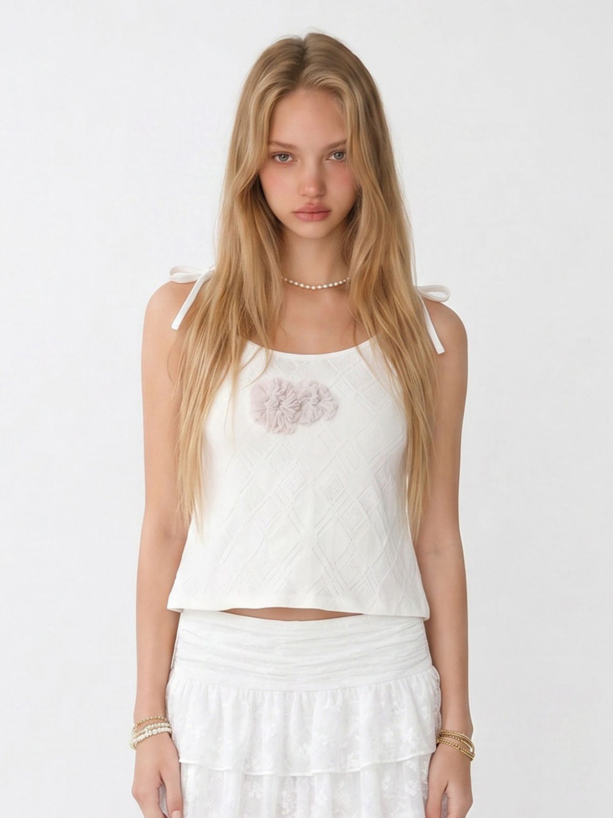 그레이티스트(THE GREATEST) Flower Strap Top White