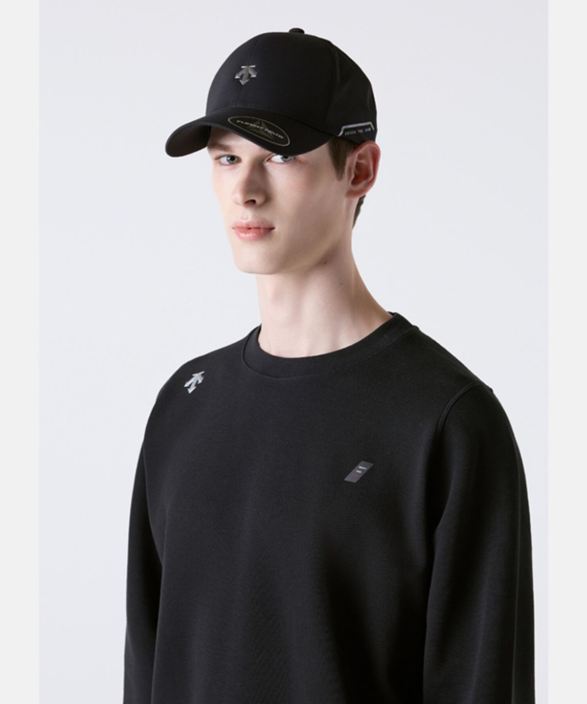 데상트(DESCENTE) 트레이닝 로고 볼캡 블랙 SR323TCP72
